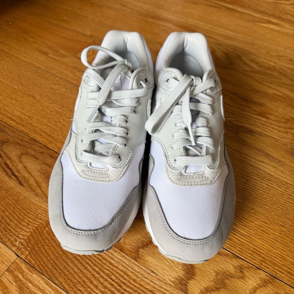 Nike Air Max 1 Sneakers - Light Smoke Gray - Picture 5 of 7